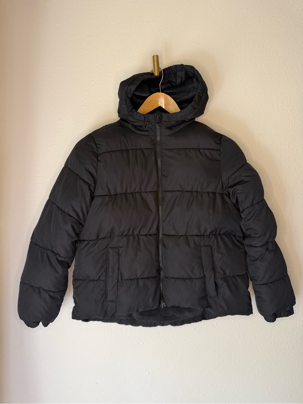 Swisstech Black Hooded Puffer Jacket Winter Coat Cropped Length size Medium